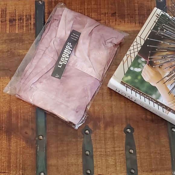 ๐ FINAL MARKDOWN - High Waistband Pink Tie Dye Yoga Leggings ๐ - Picture 2 of 9